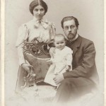 Иван Иванович Бибиков с женой и дочкой Таней